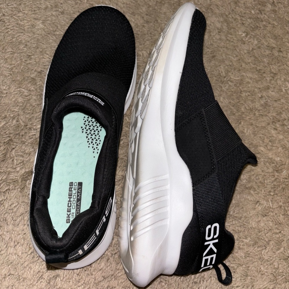 Women’s sketchers shoes